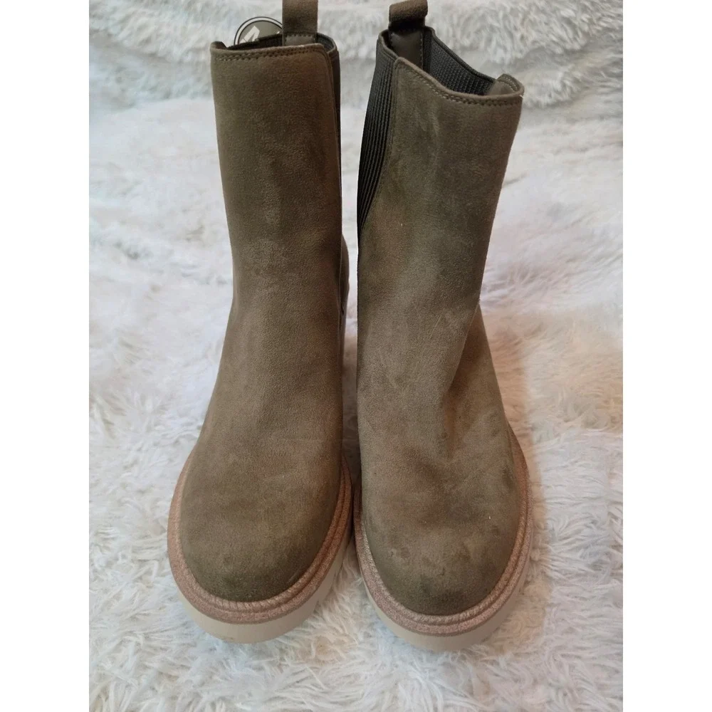 NWT MIA Novie Platform Chelsea Boots - Olive Taupe Suede - Women's Size 8